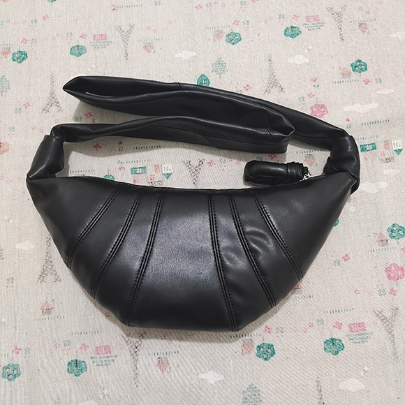 Lemaire Croissant Black Leather Crossbody Bag - Picture 3 of 8